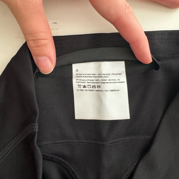 Lululemon Breezethrough High Rise Tight size 6 - Picture 4 of 4